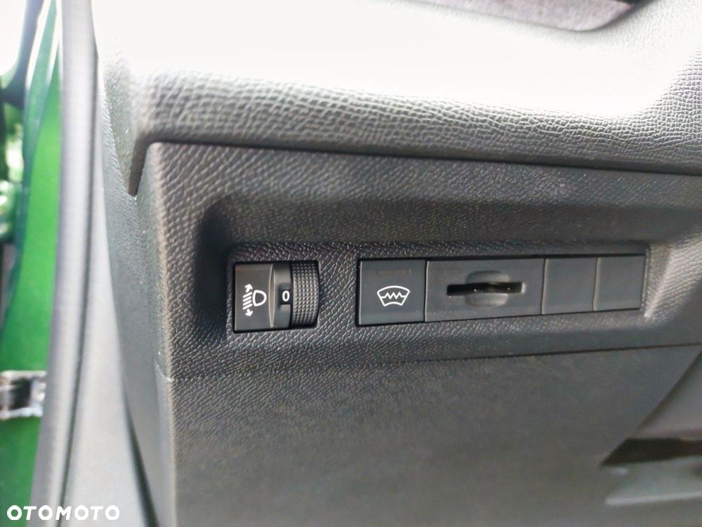 Peugeot 308 1.2 PureTech Allure S&S EAT8 - 15