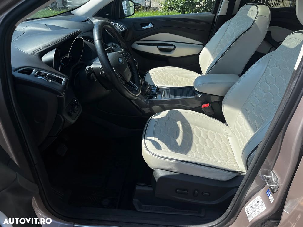 Ford Kuga 2.0 TDCi 4WD Powershift Vignale - 10