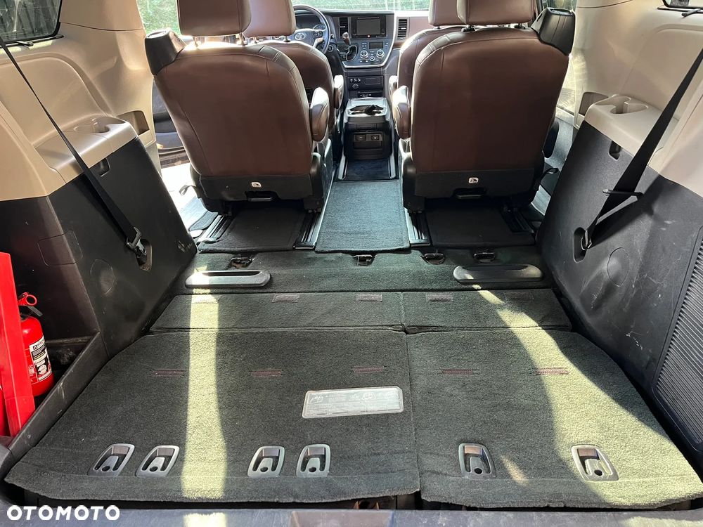 Toyota Sienna - 23