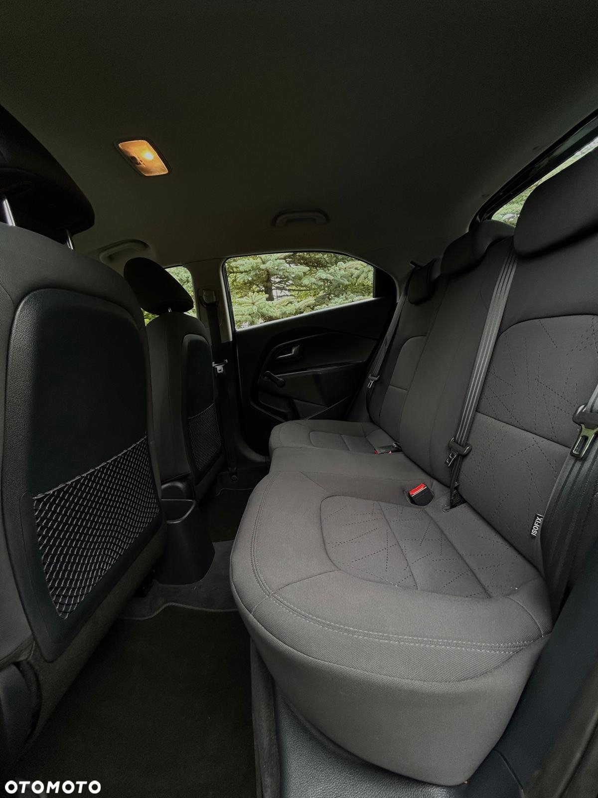 Kia Rio - 15