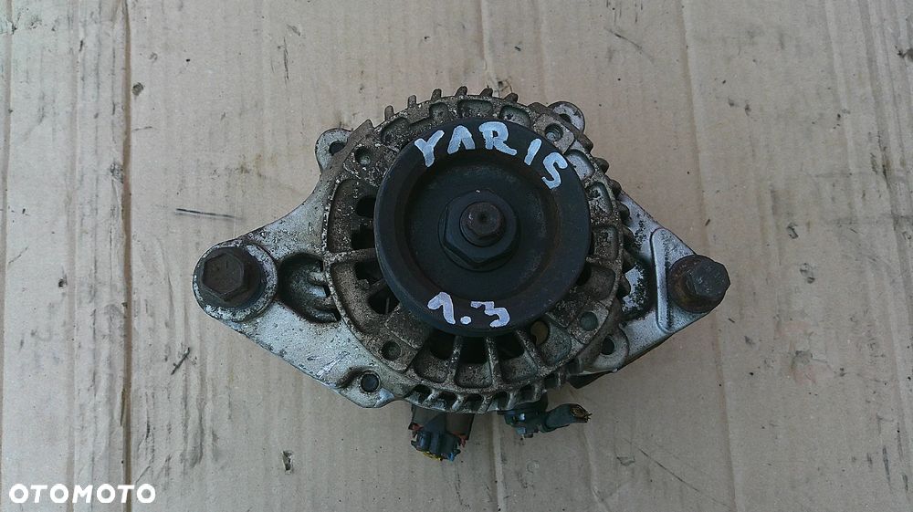 TOYOTA YARIS VERSO 1.3 VVTI ALTERNATOR - 1