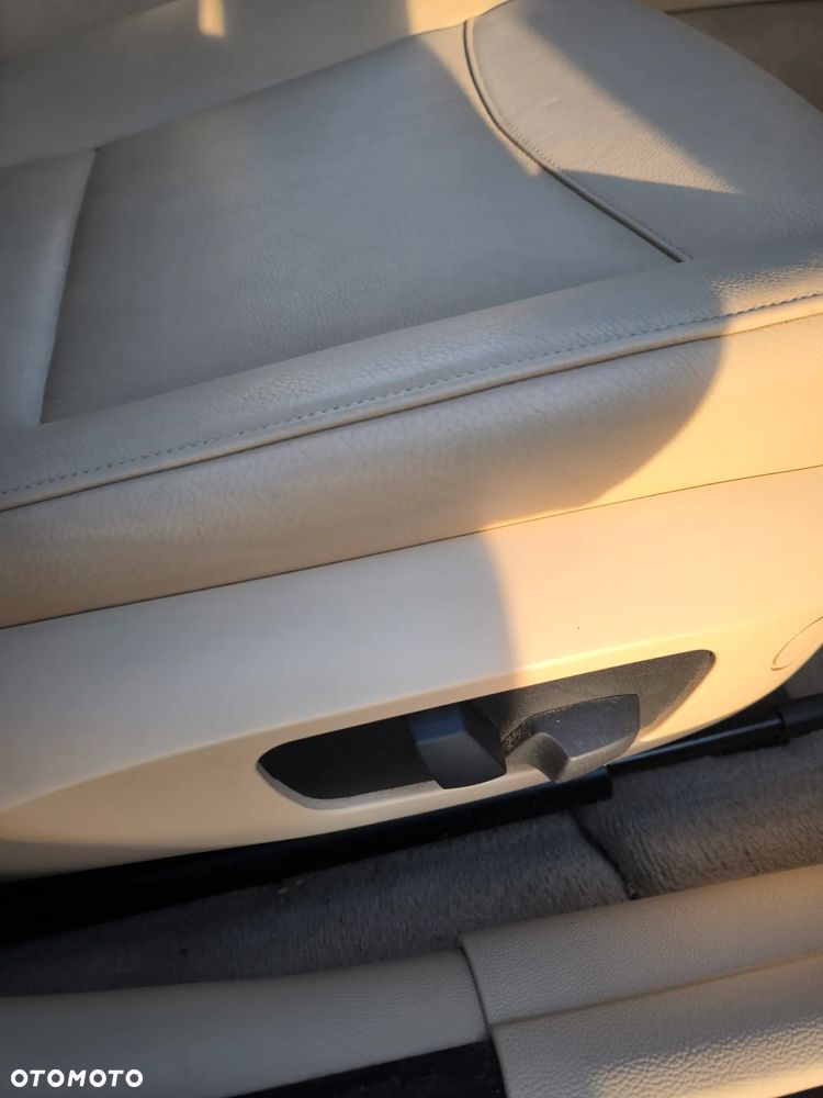 BMW Seria 3 330xi - 28