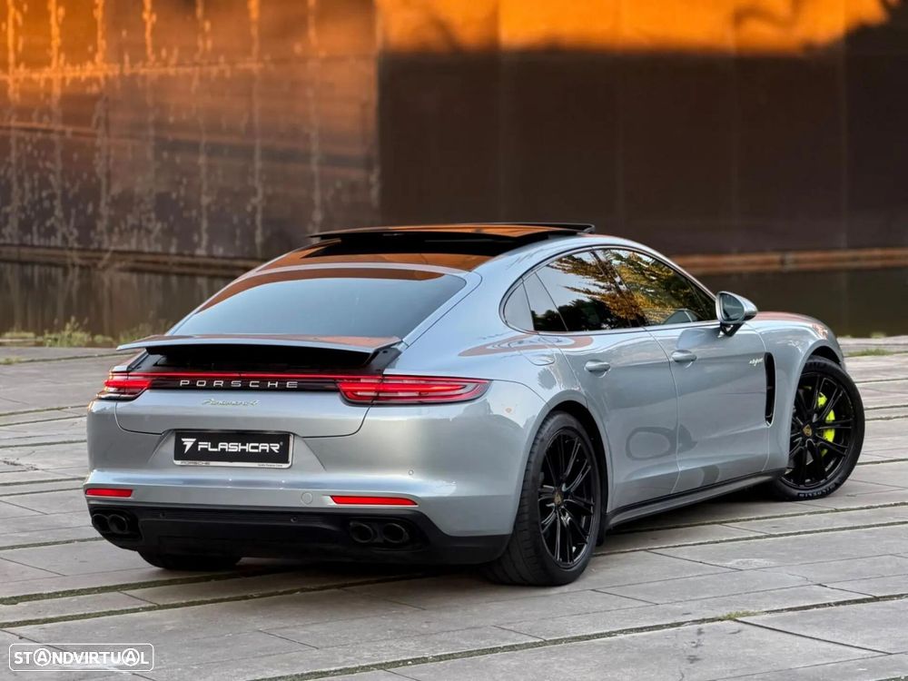 Porsche Panamera 4 E-Hybrid - 3