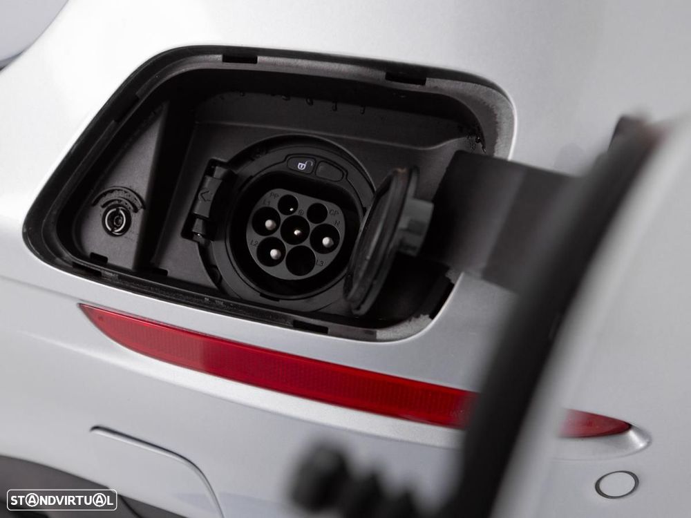 Mercedes-Benz E 300 de 9G-TRONIC - 14