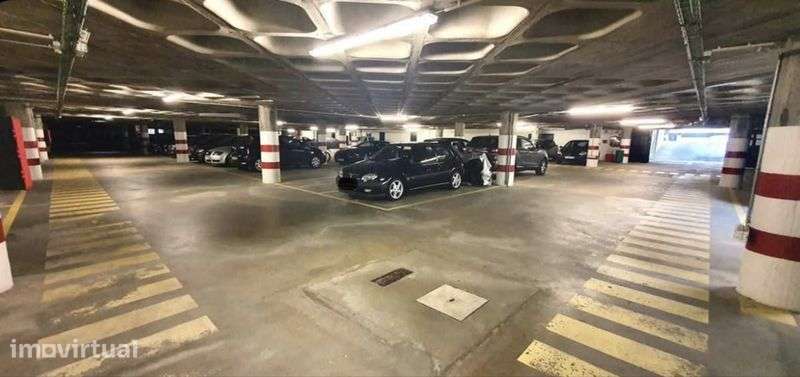 Lugar de Garagem | Monte dos Burgos - Grande imagem: 2/3