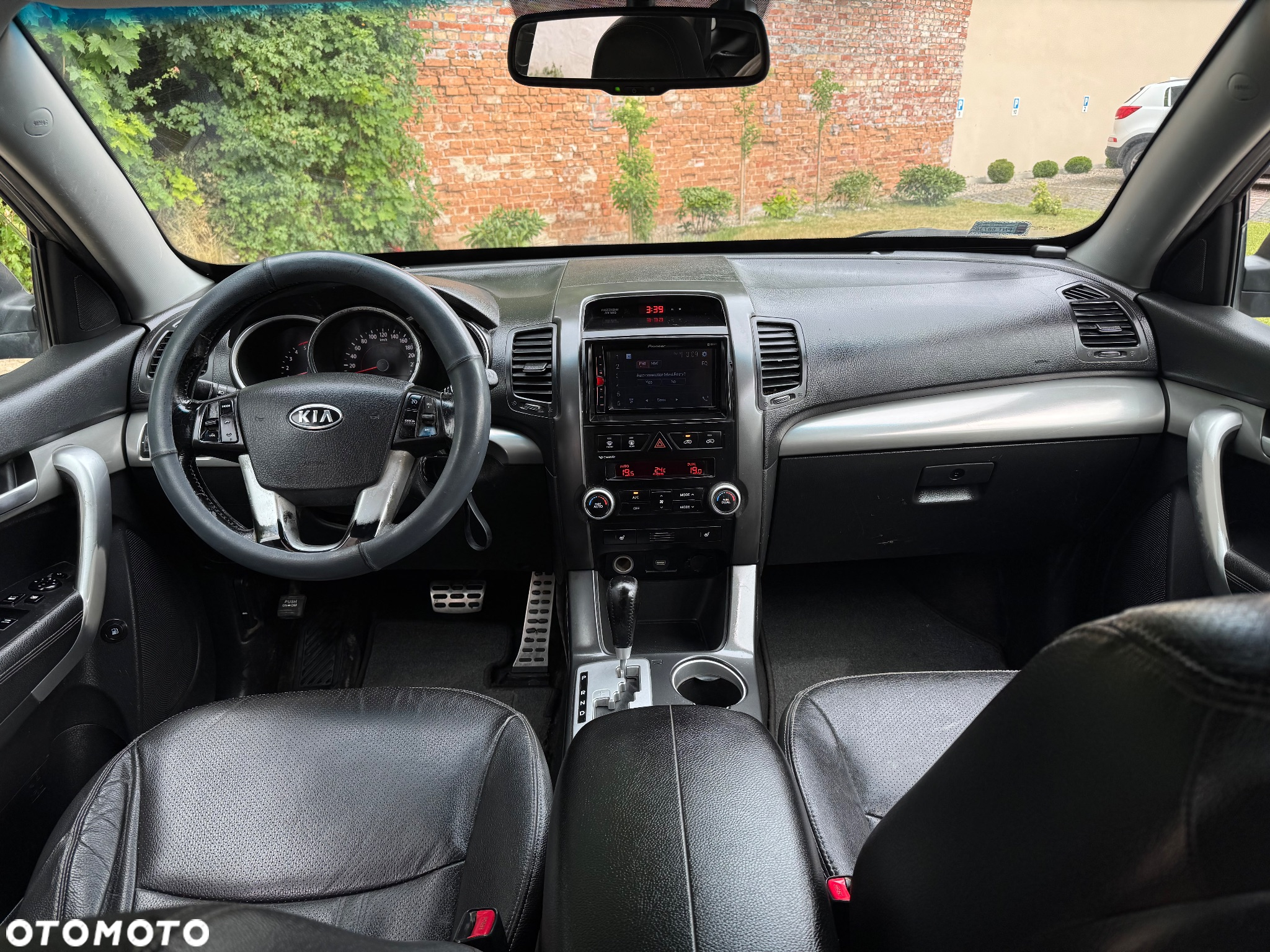 Kia Sorento - 9