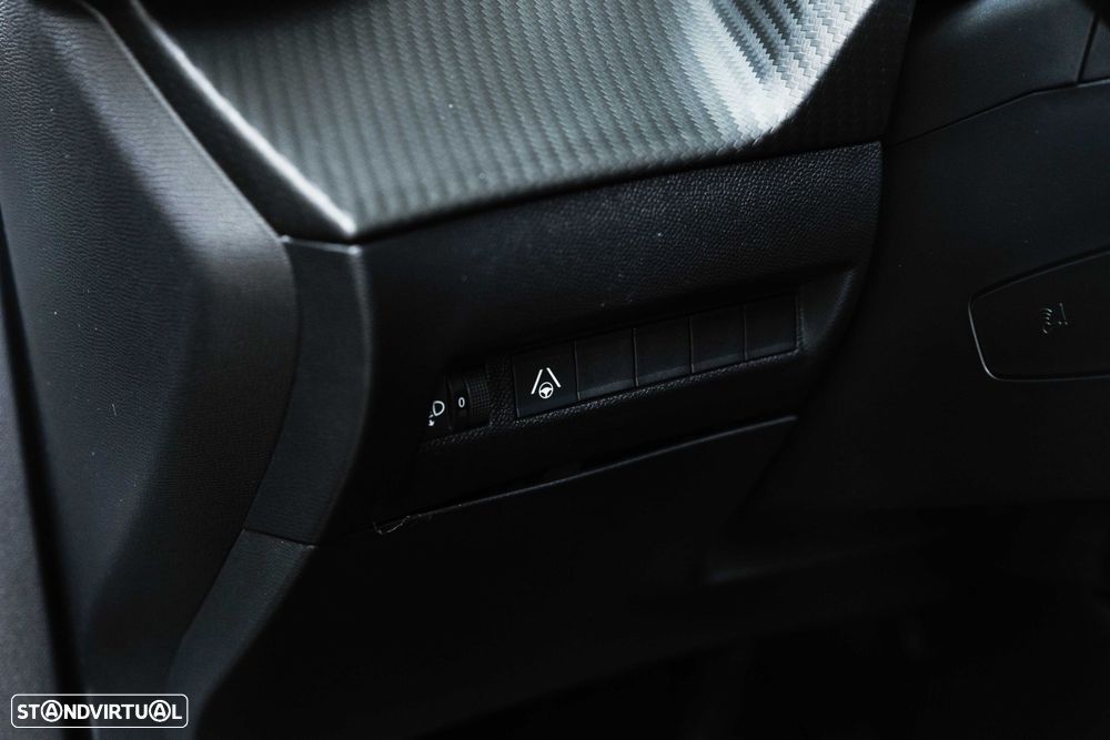Peugeot e-2008 50 kWh Allure - 13