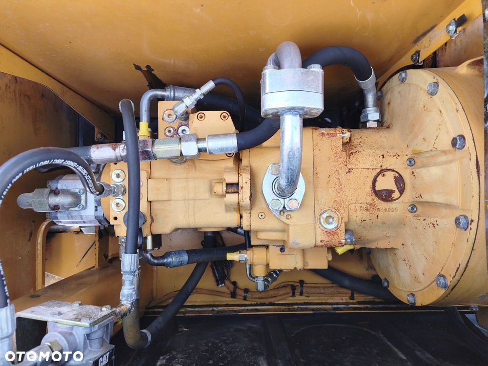 Caterpillar M318C - 12