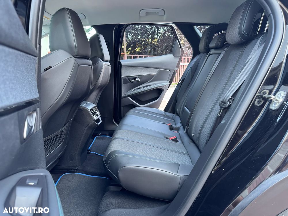 Peugeot 3008 1.2 PureTech 130 EAT8 Allure Pack - 17