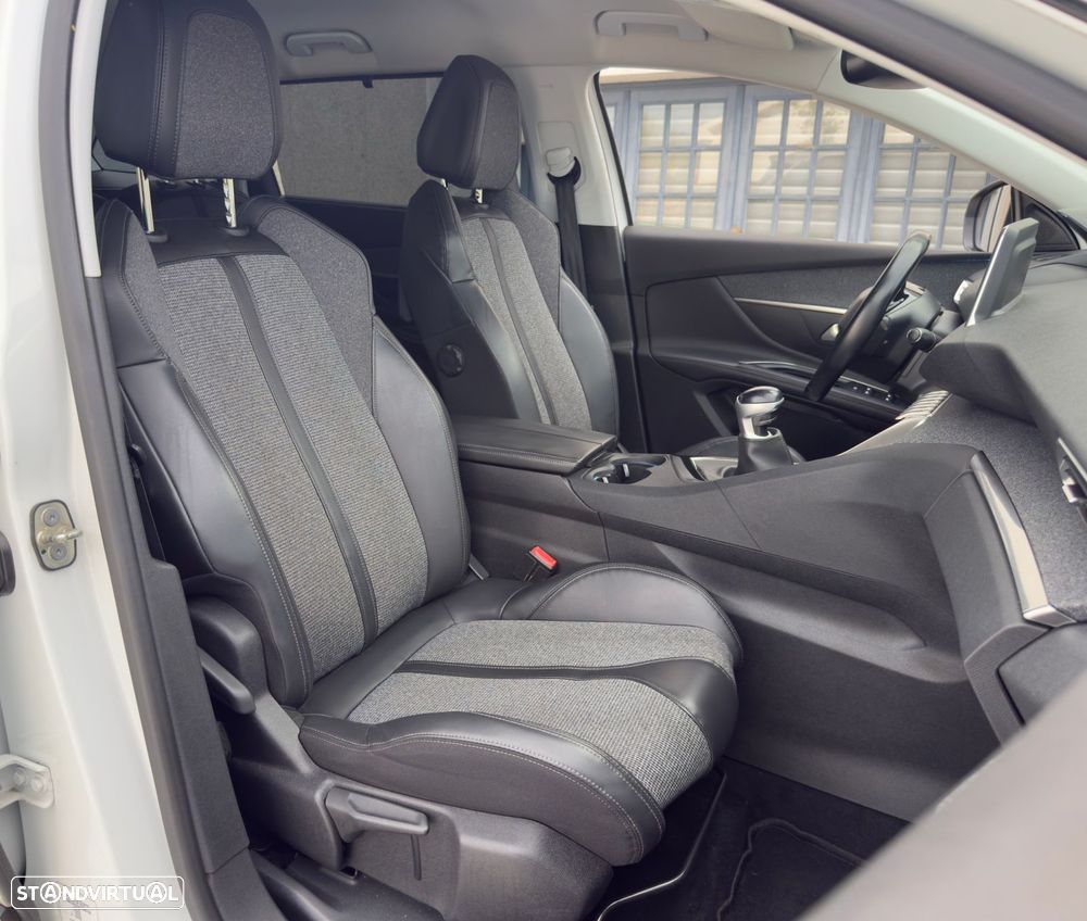 Peugeot 5008 1.6 BlueHDi Allure - 29