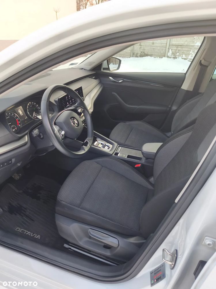 Skoda Octavia 2.0 TDI Ambition DSG - 8