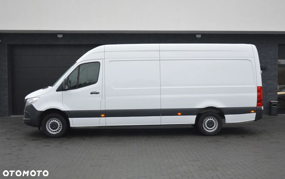 Mercedes-Benz Sprinter - 2
