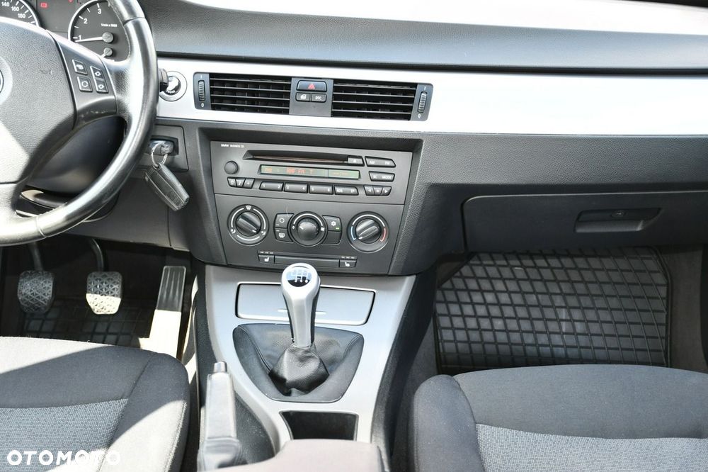 BMW Seria 3 318i - 20
