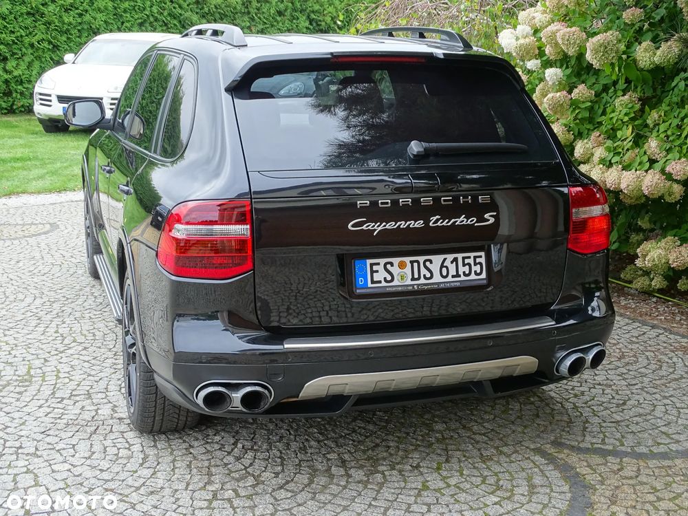Porsche Cayenne Turbo S - 32