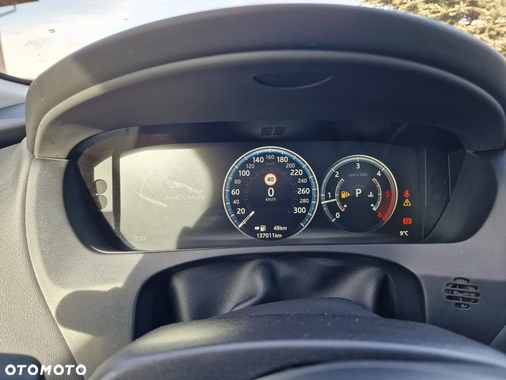 Jaguar F-Pace 20d AWD R-Sport - 21