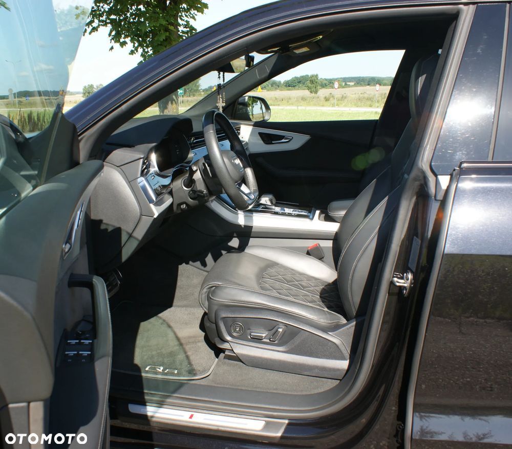 Audi Q8 - 12