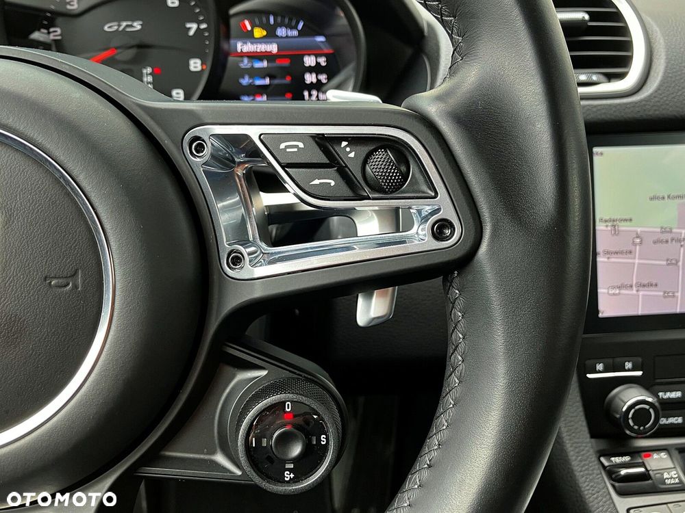 Porsche 718 Cayman - 24