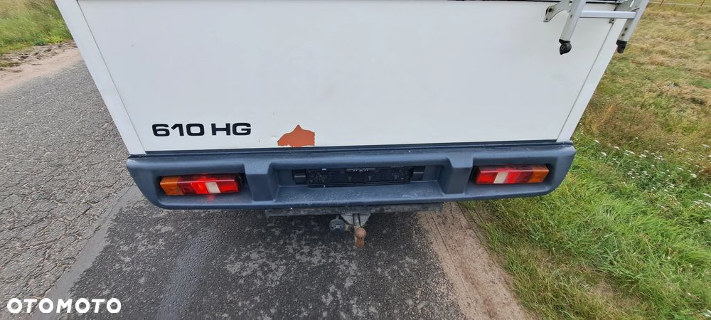 Mercedes-Benz Sprinter - 20