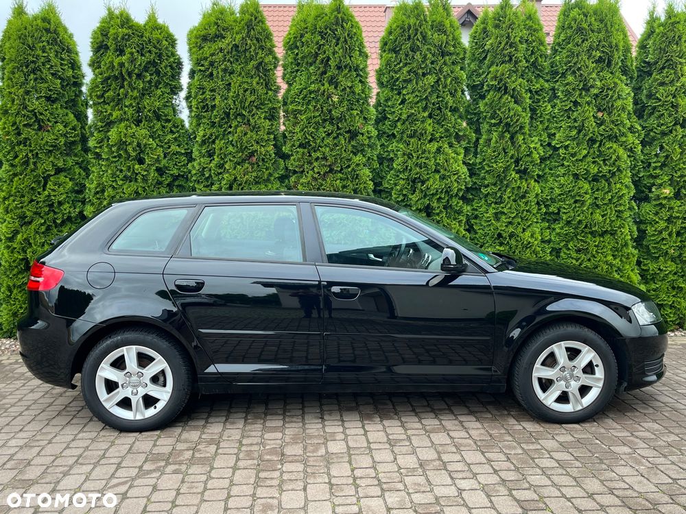 Audi A3 Sportback 1.6 Ambiente - 13