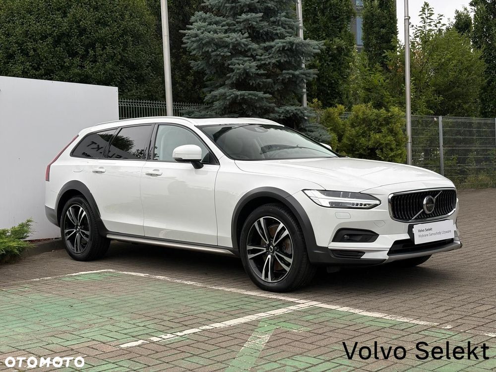 Volvo V90 Cross Country - 10
