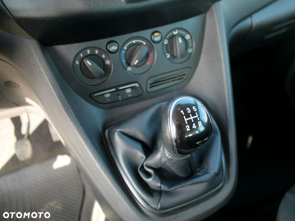 Ford Tourneo Connect - 25
