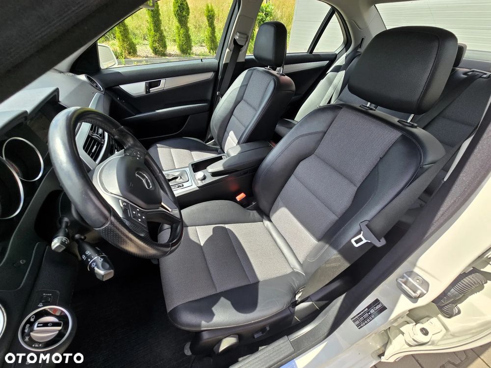 Mercedes-Benz Klasa C 180 CGI Automatik BlueEFFICIENCY SPORT EDITION - 22