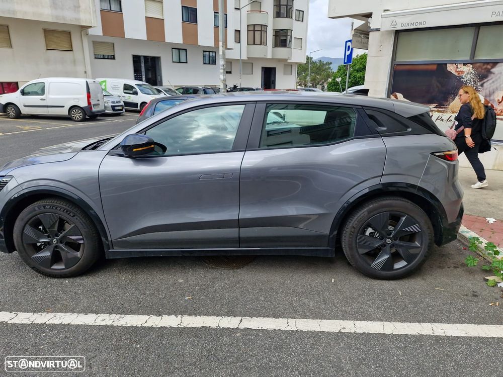 Renault Mégane E-Tech - 3