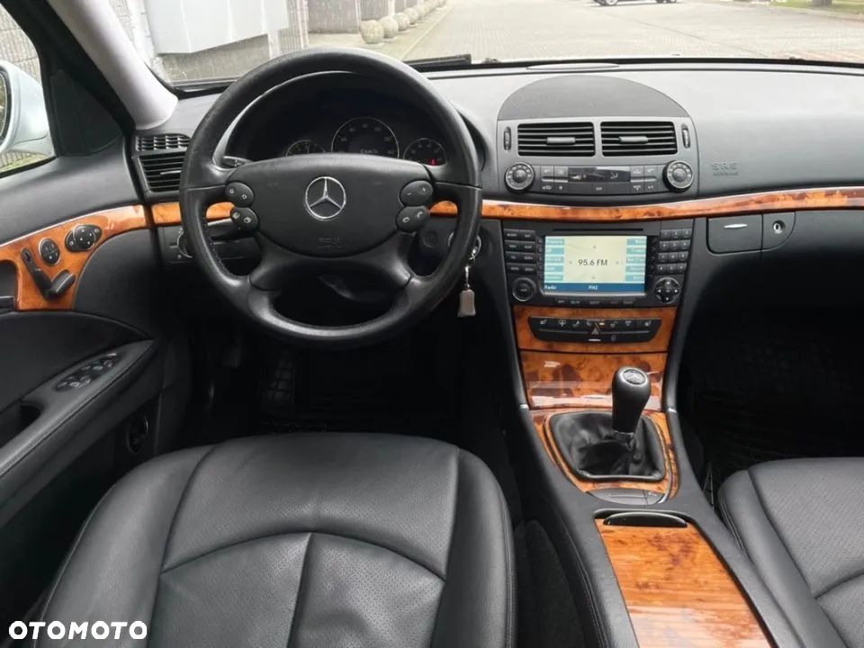 Mercedes-Benz Klasa E - 9