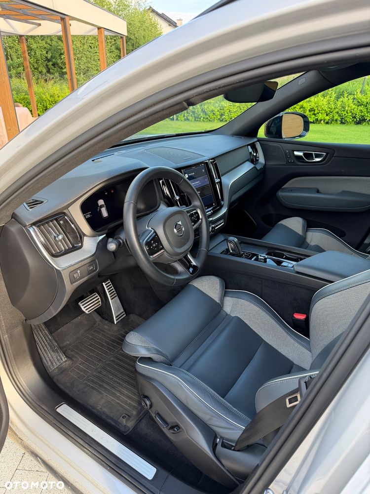 Volvo XC 60 B4 B R-Design - 9
