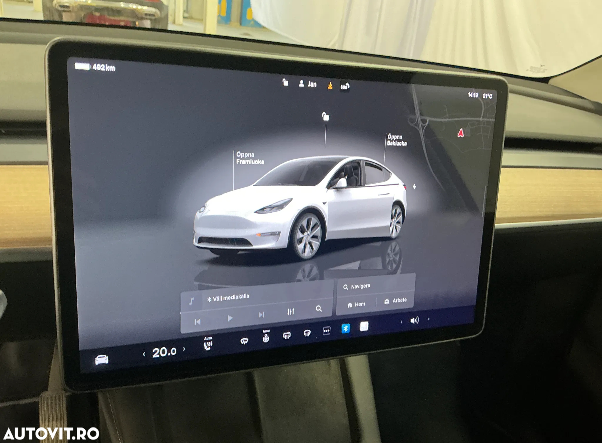 Tesla Model Y Long Range Dual Motor AWD - 10
