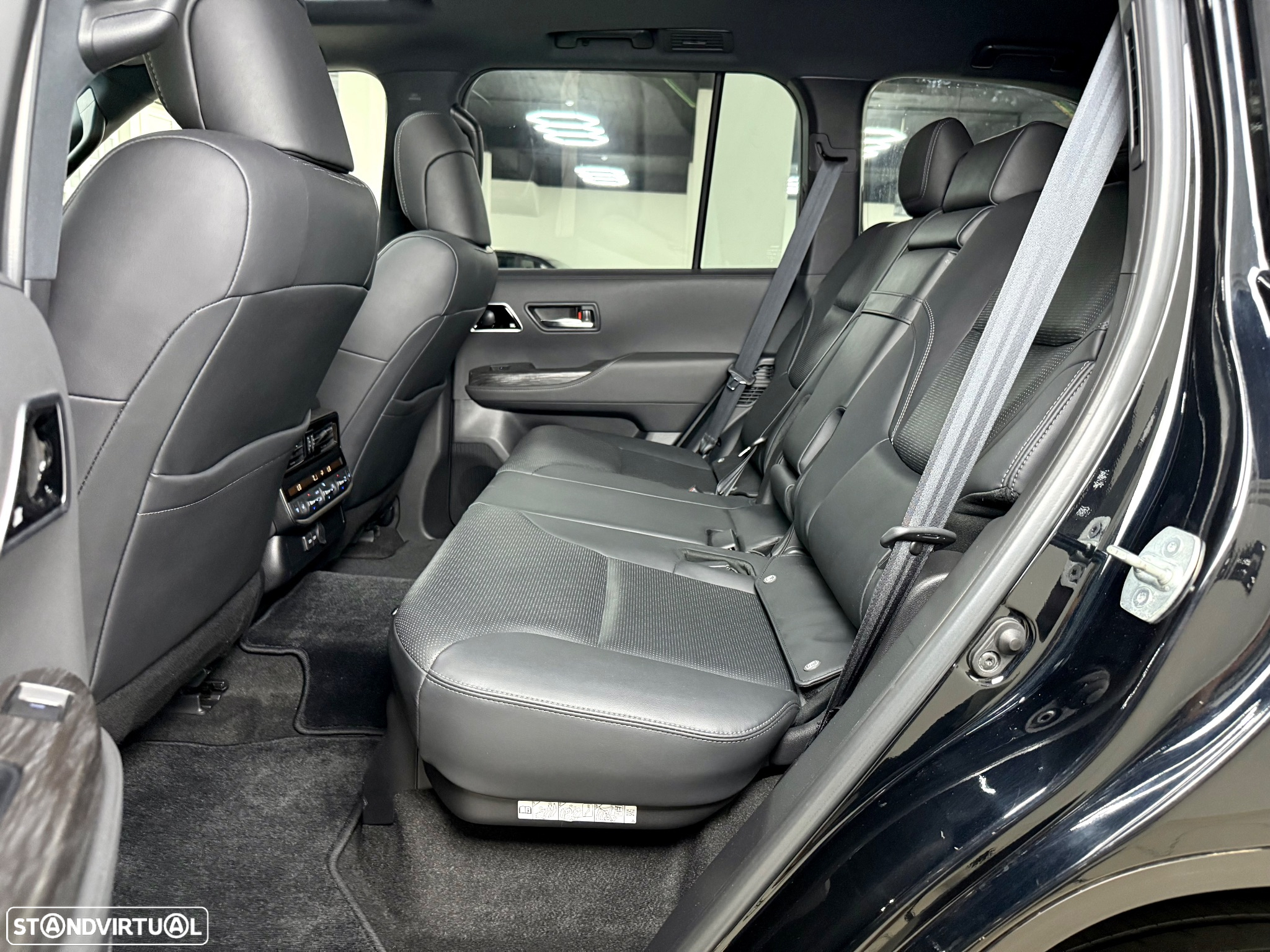 Toyota Land Cruiser - 27