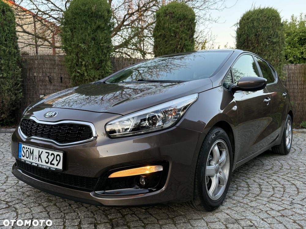 Kia Ceed 1.4 CVVT Dream-Team Edition - 4