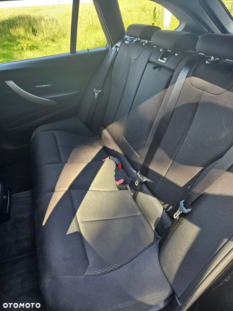 BMW Seria 3 320d Efficient Dynamics - 14