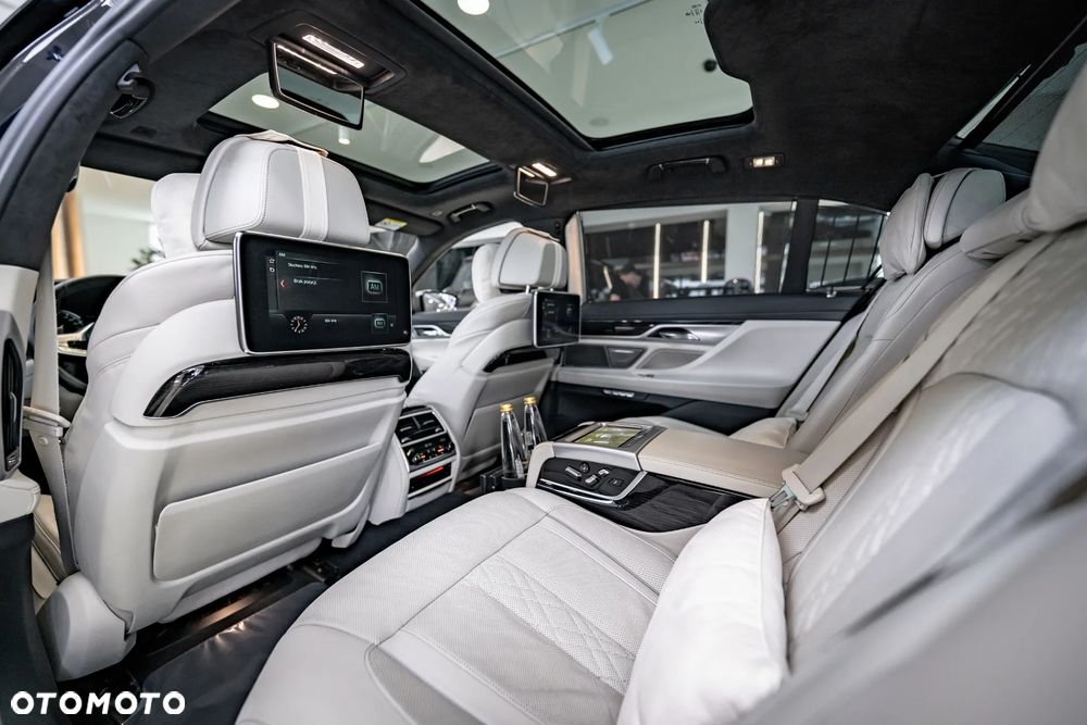 BMW Seria 7 M760Li xDrive - 30
