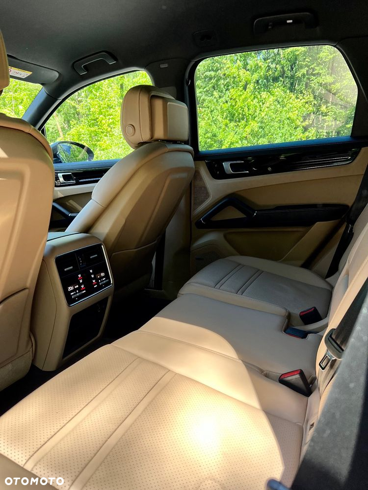 Porsche Cayenne - 7