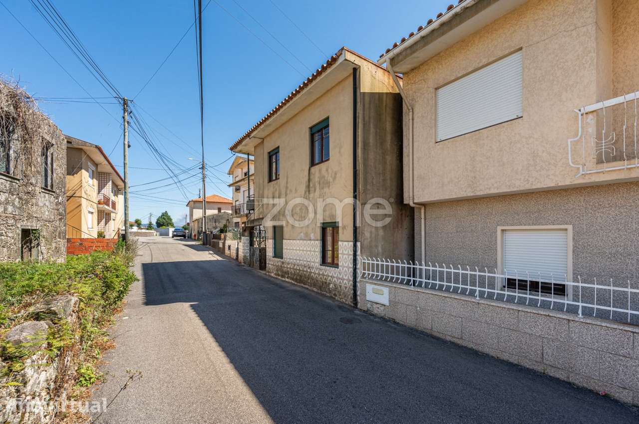 Moradia T3 para remodelação em Oliveira de Azeméis - Grande imagem: 3/37