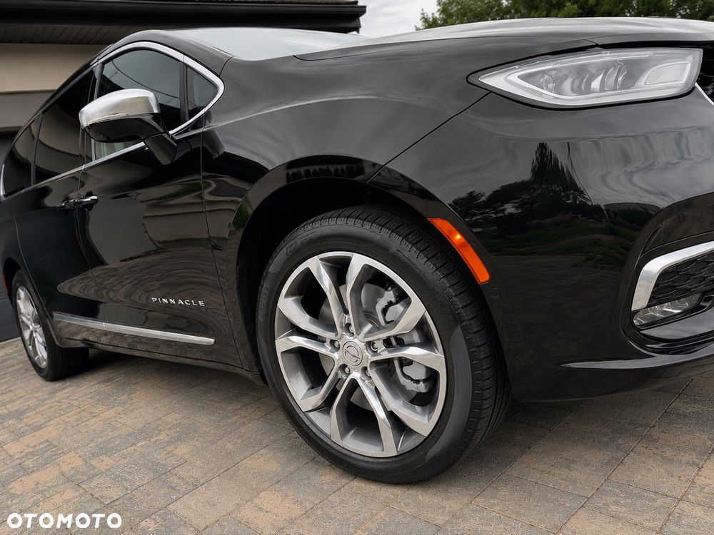 Chrysler Pacifica - 17