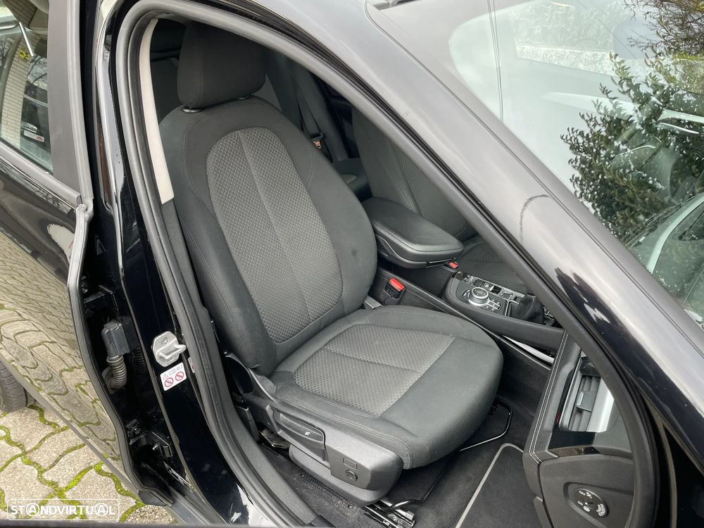 BMW X2 18 d sDrive Advantage - 24