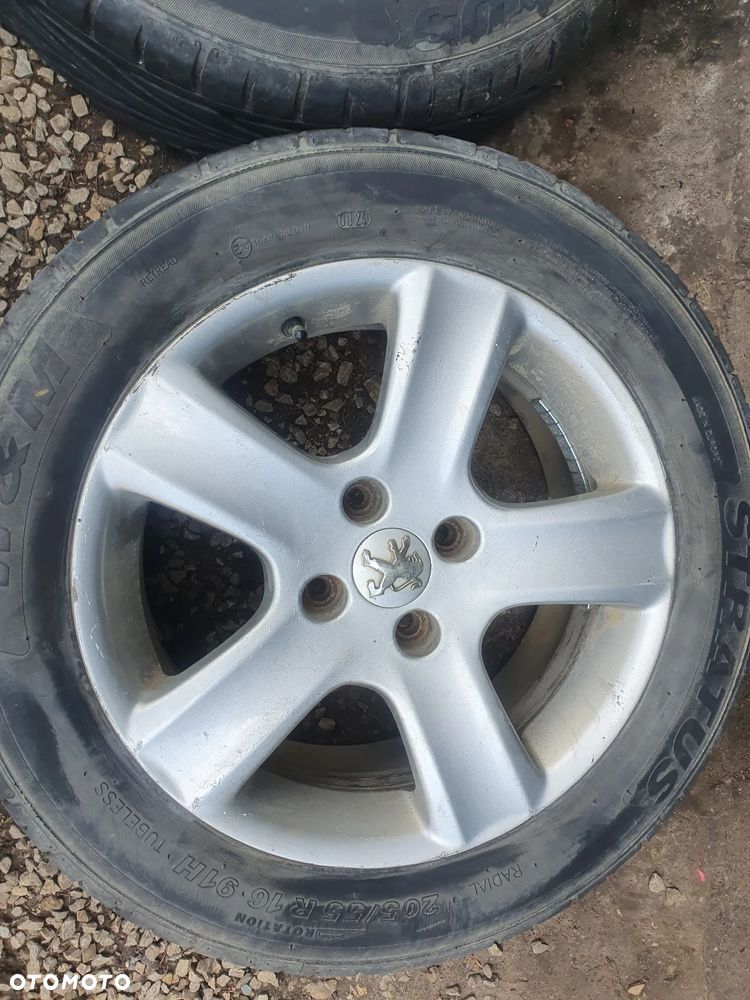 Oryginalne 16-calowa felgi aluminiowe + opony letnie 2024r Peugeot model Ariane o rozstawie śrub 4x108 - 5