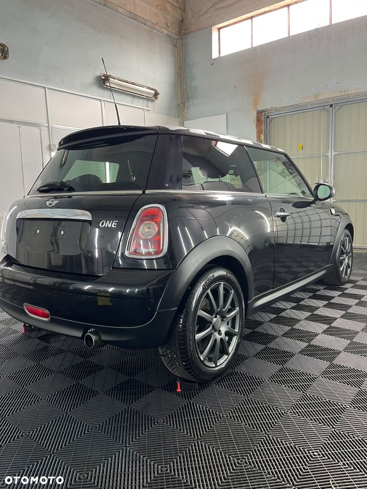 MINI ONE - 4