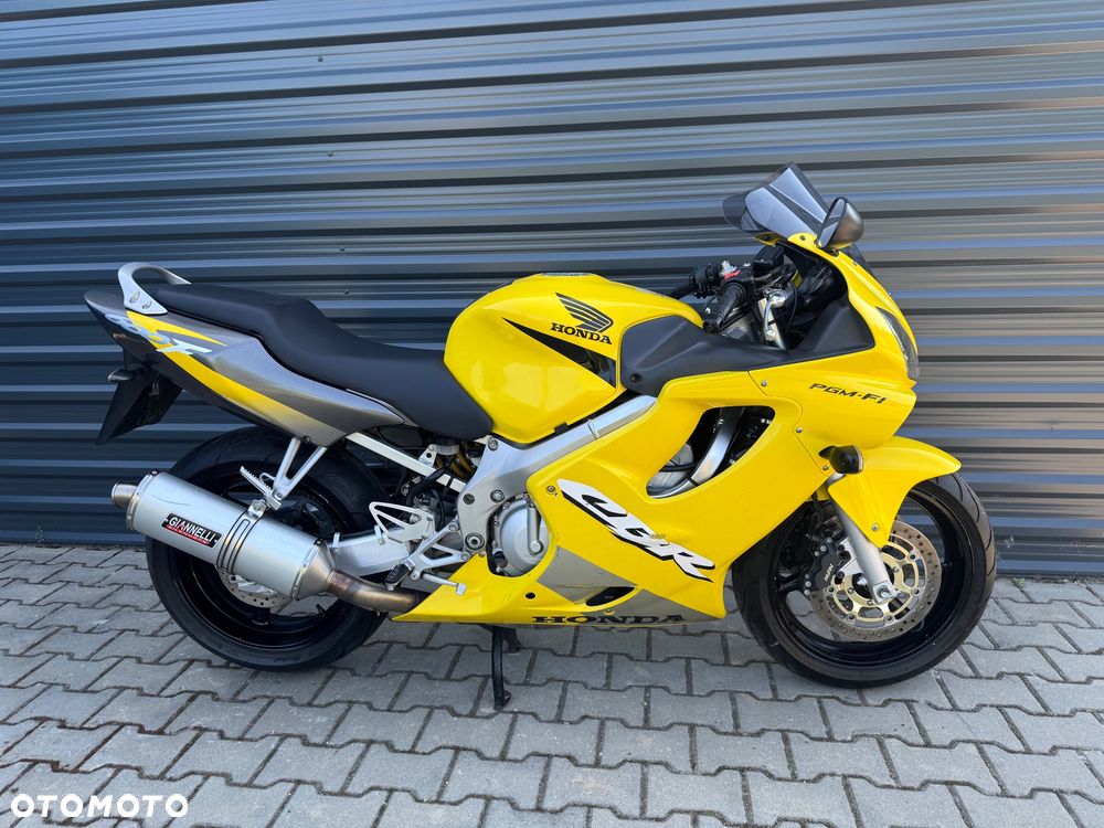 Honda CBR - 4