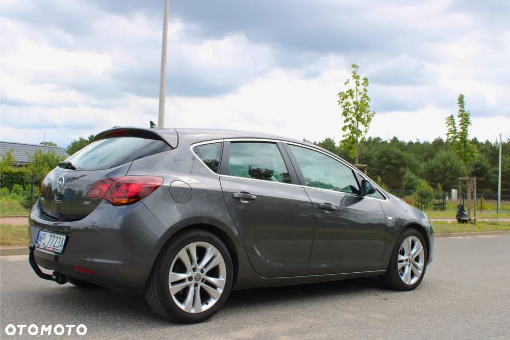 Opel Astra 1.7 CDTI DPF Cosmo - 8
