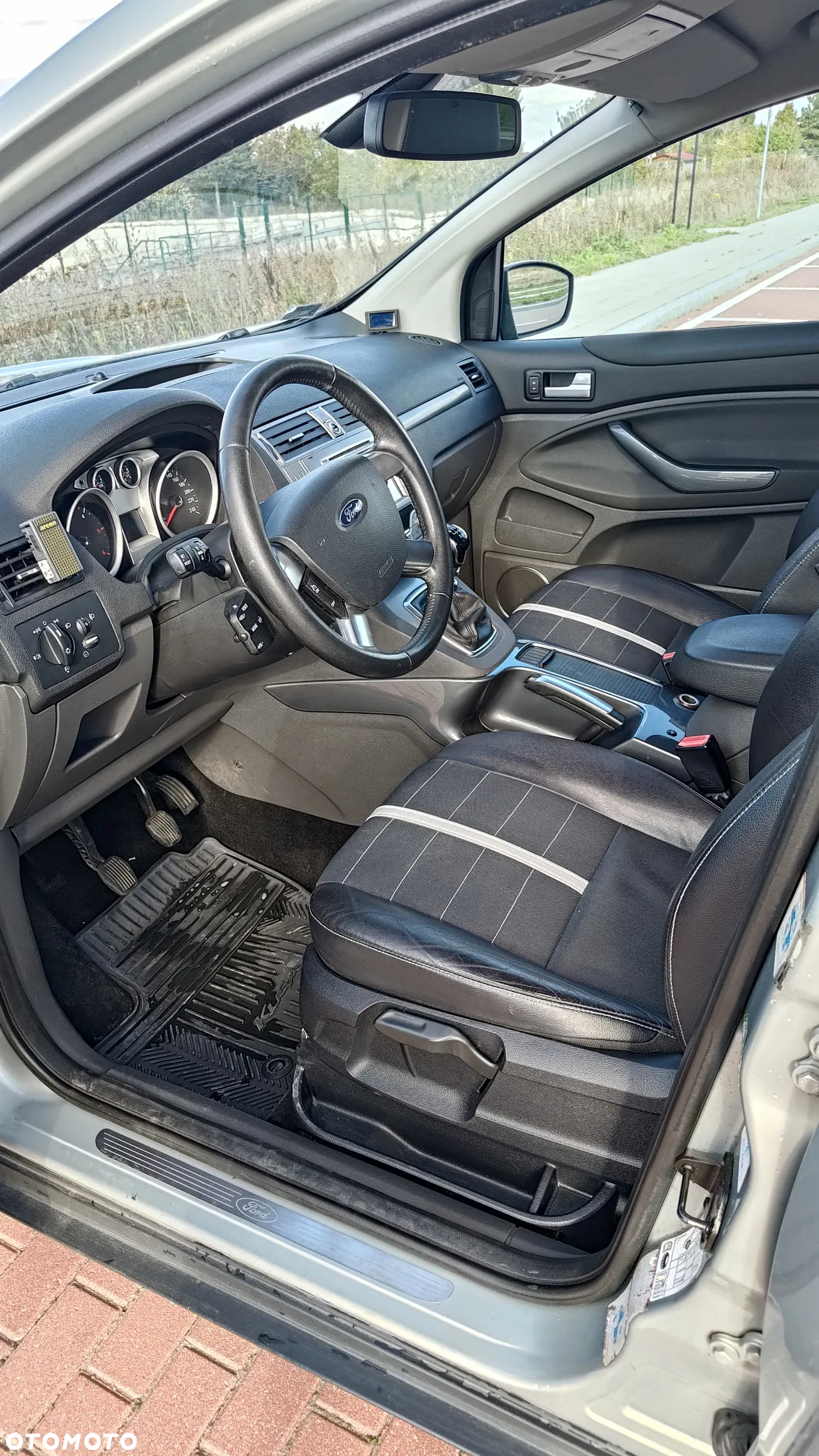 Ford Kuga 2.0 TDCi Titanium FWD - 18
