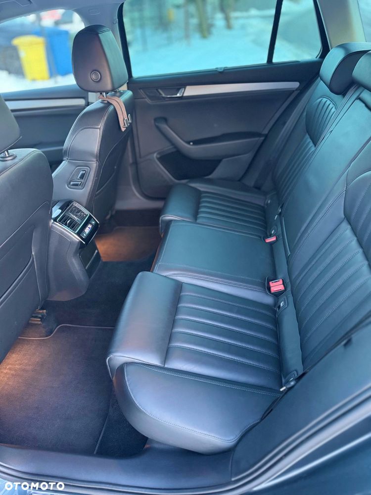 Skoda Superb 1.6 TDI Ambition - 14