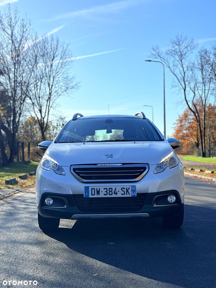 Peugeot 2008 1.2 Pure Tech Allure S&S - 2
