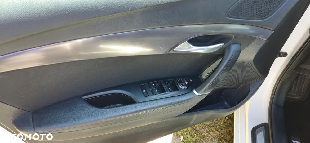 Hyundai i40 Kombi 1.7 CRDi DCT Premium - 14