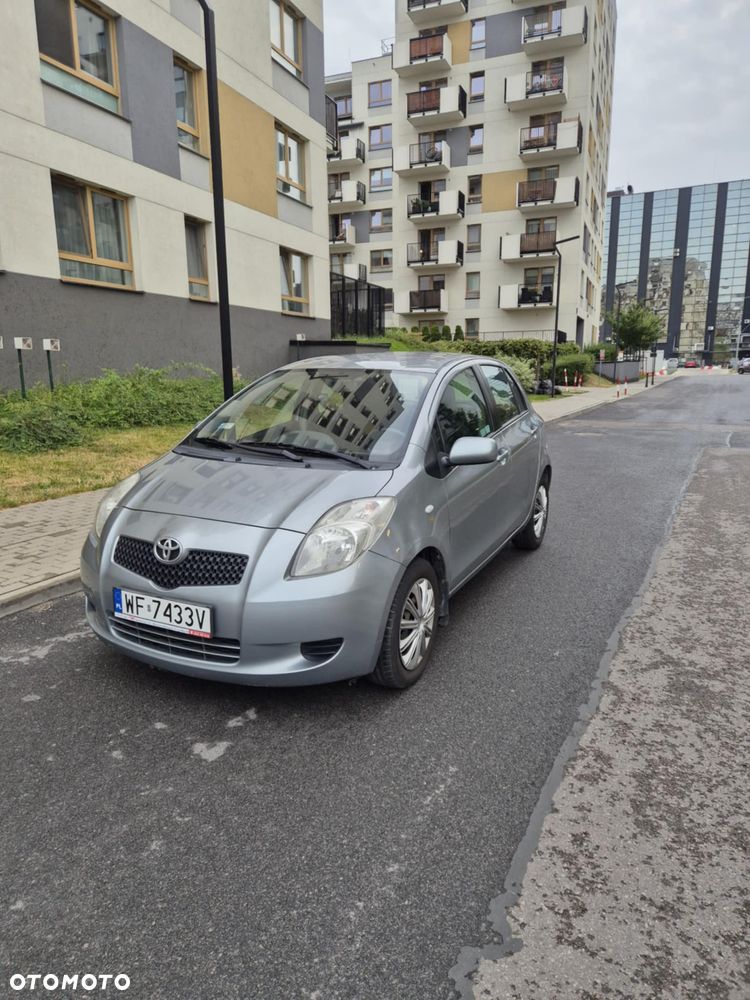 Toyota Yaris 1.3 Sol - 1