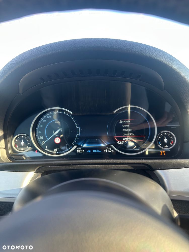 BMW Seria 5 535d xDrive - 15