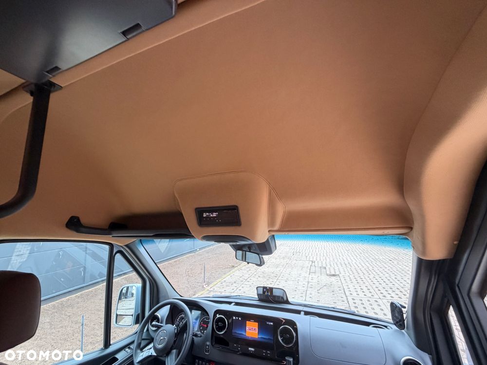 Mercedes-Benz Sprinter 519 - 33