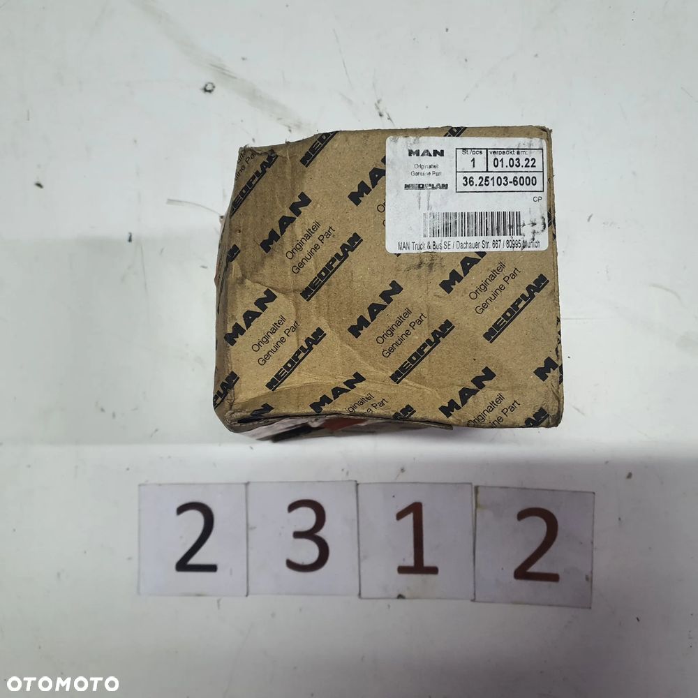 Światło cofania Hella 2ZR008221051 MAN 36251036000 - 3